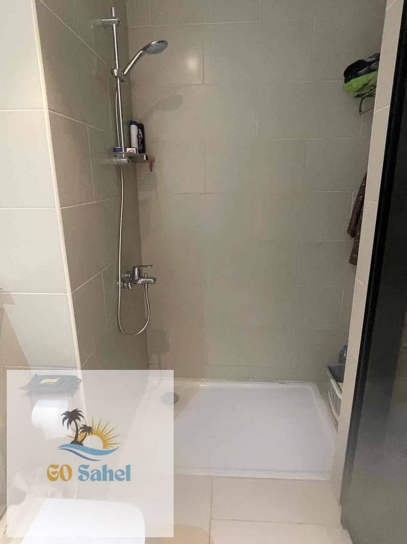 9 5ef143fb-9f9e-444c-a112-f7fb33a52a48. jpg