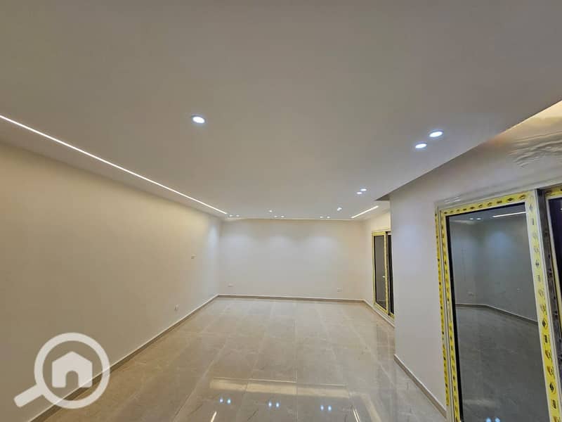 7 32a517c5-4b32-45a9-8536-038db59cf3ec. jpg