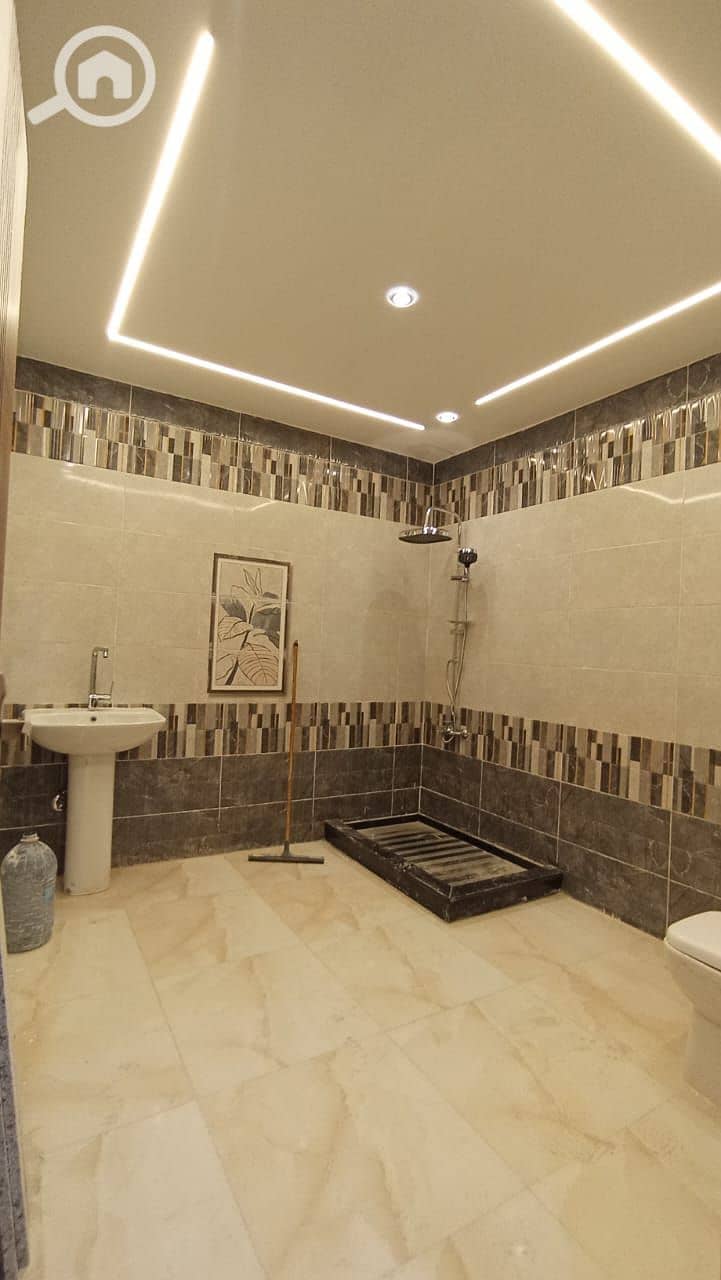 12 66997b1a-6b5c-4e1c-8023-9b3ee7791fd6. jpg