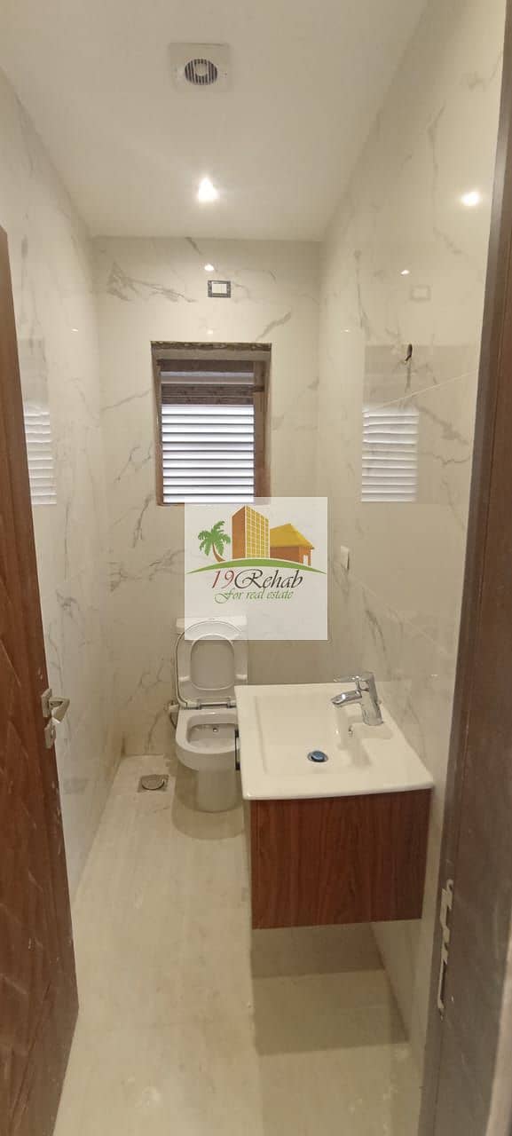 4 PHOTO-2025-12-25-17-43-03. jpg