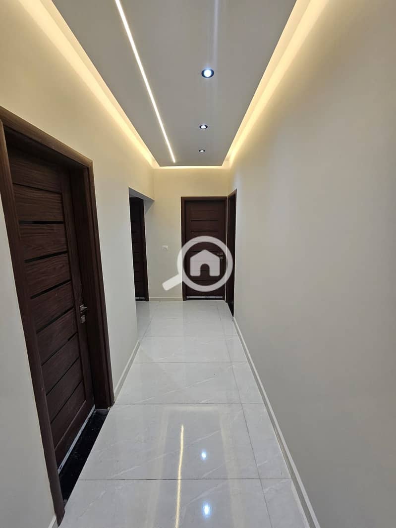 8 c3c80cf6-da9a-4438-af50-72f24e654956. jpg