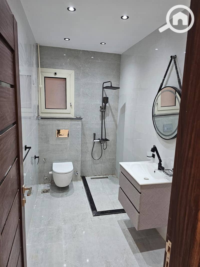 9 c04bb717-61d0-42e9-bf30-7e58e3c4a159. jpg