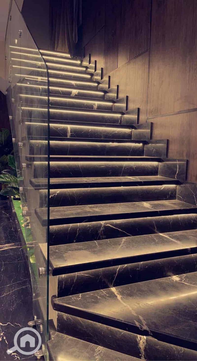 21 fcc9a664-fa4d-424b-a59f-a48a948ac3a1. jpg