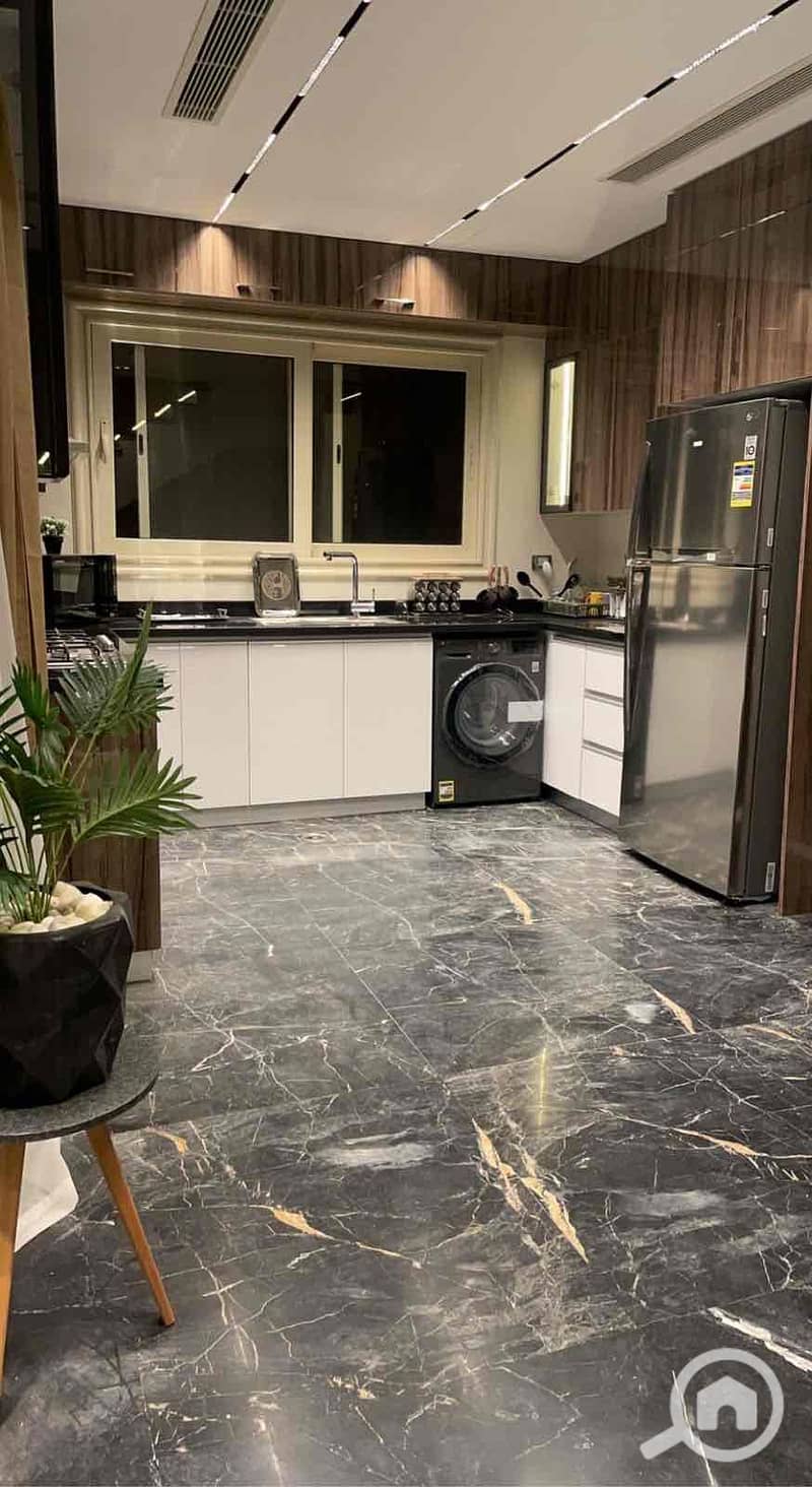 22 4d5f56e0-93b8-4e15-adbf-fcfa184ee620. jpg