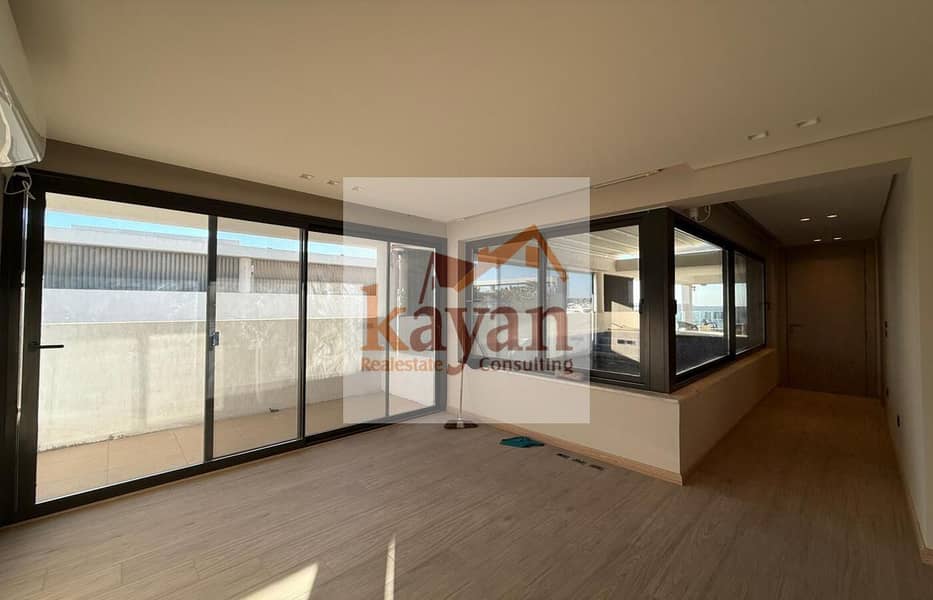 12 31078ffc-ce9a-4b0e-b803-f1a1ff5ca063. jpg