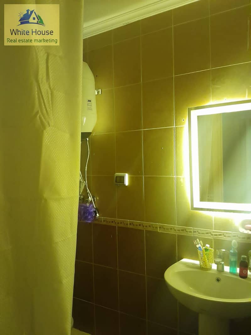 8 e31011ca-6e94-43f5-bf0c-f5f42954a3d2. jpg