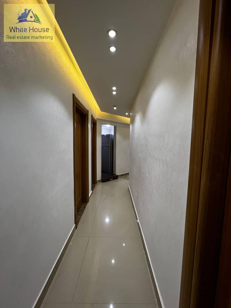 10 84c0c011-271f-4704-a27b-7fb8a6eddbaa. jpg