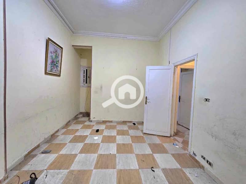 8 e4e9eb0f-fd0d-46f3-bc0b-fb561ba74cb4. jpg