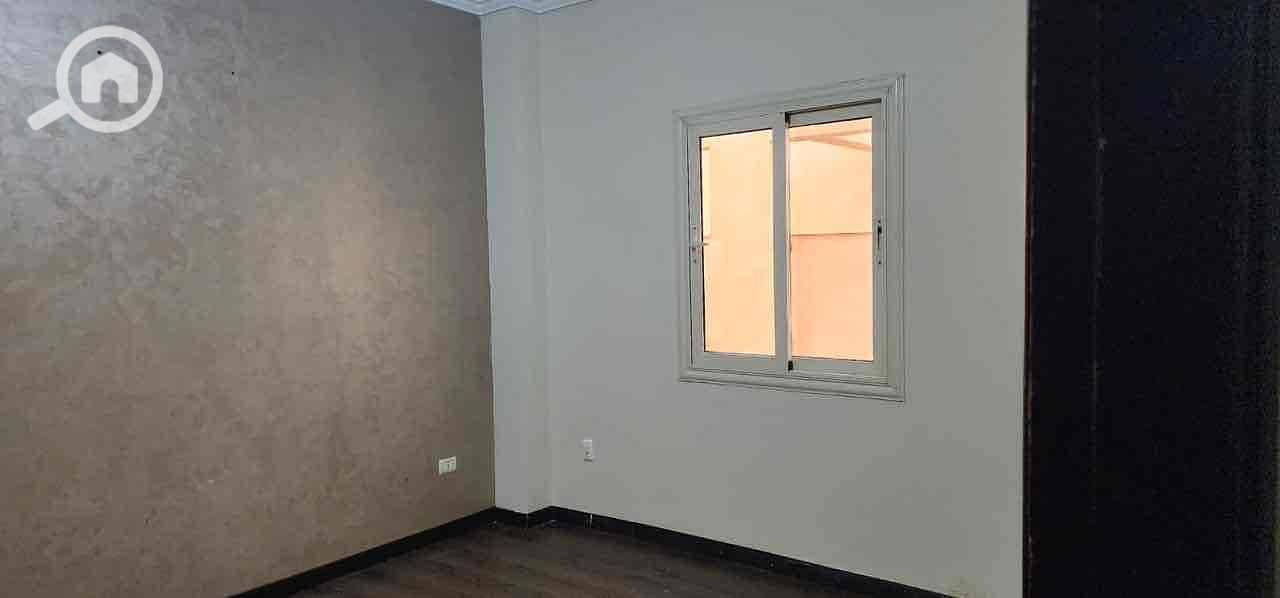 9 99478d30-d3e3-4006-a024-2e68ea0efb81. jpg