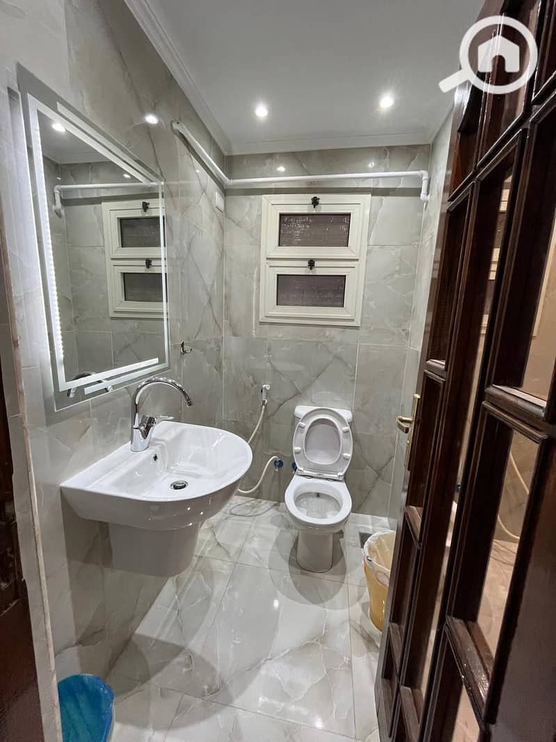 3 ab12f876-a7a4-4033-b564-495c06d55836. jpeg