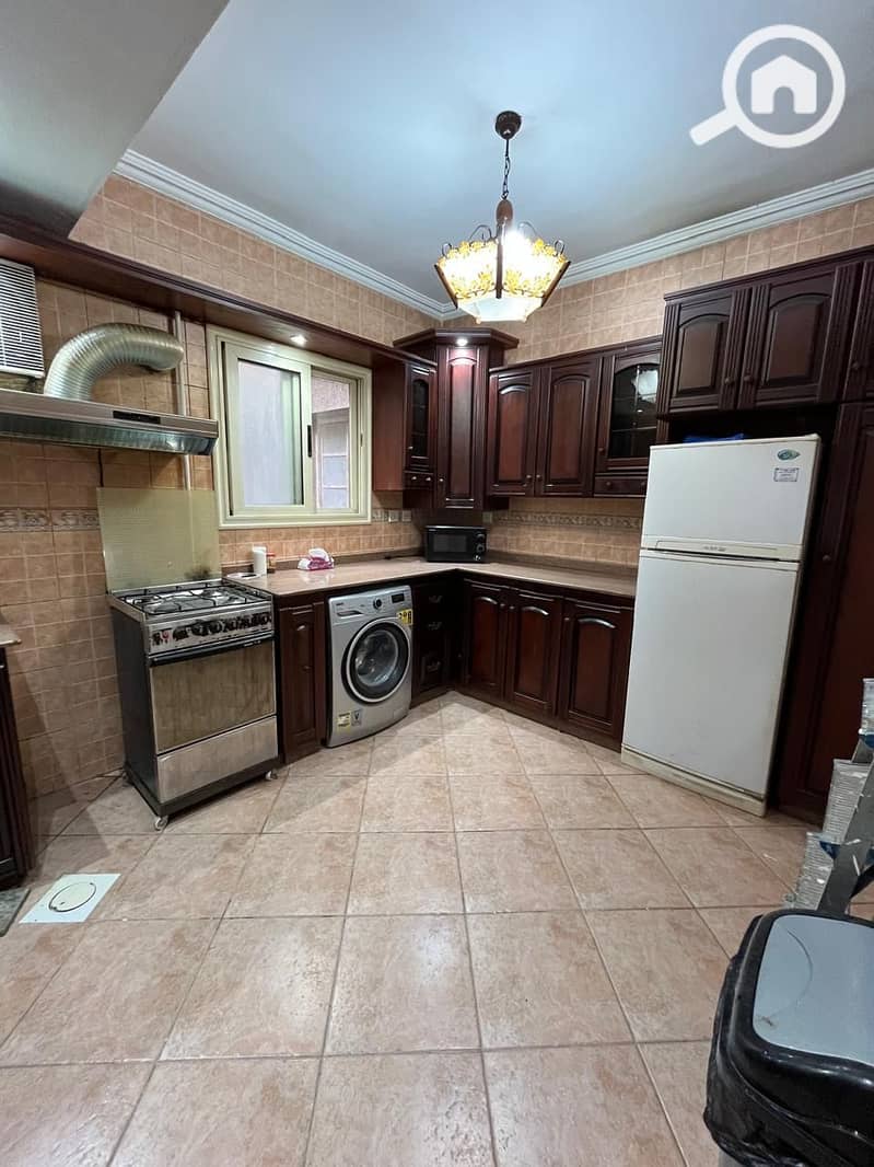 12 cf30b03b-5d73-4414-8736-f465d6786559. jpeg