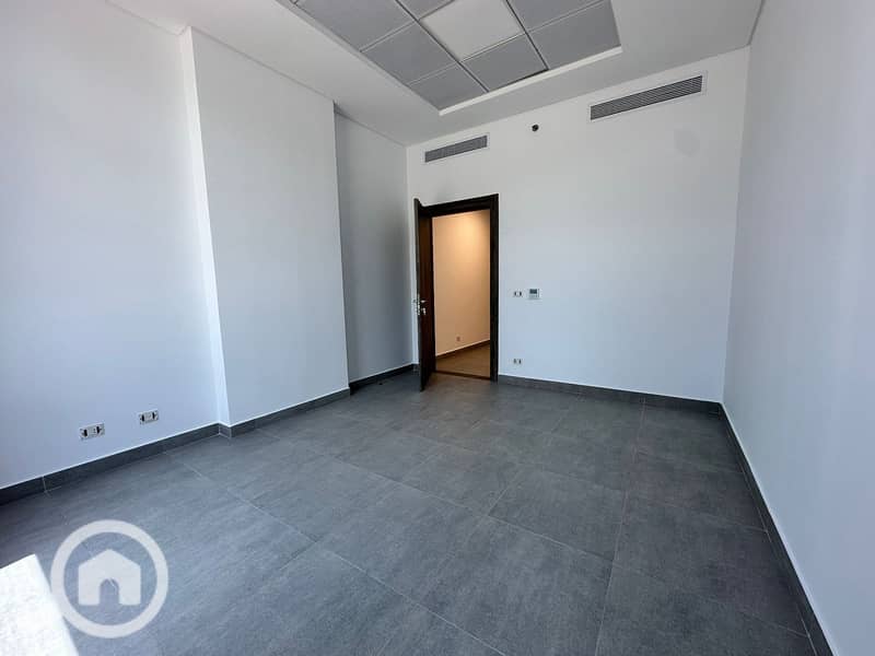 4 WhatsApp Image 2025-12-26 at 1.50. 33 PM. jpeg