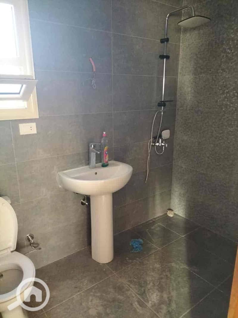 4 3df01e91-57cf-46ca-aeb1-5143db2294fa. jpg