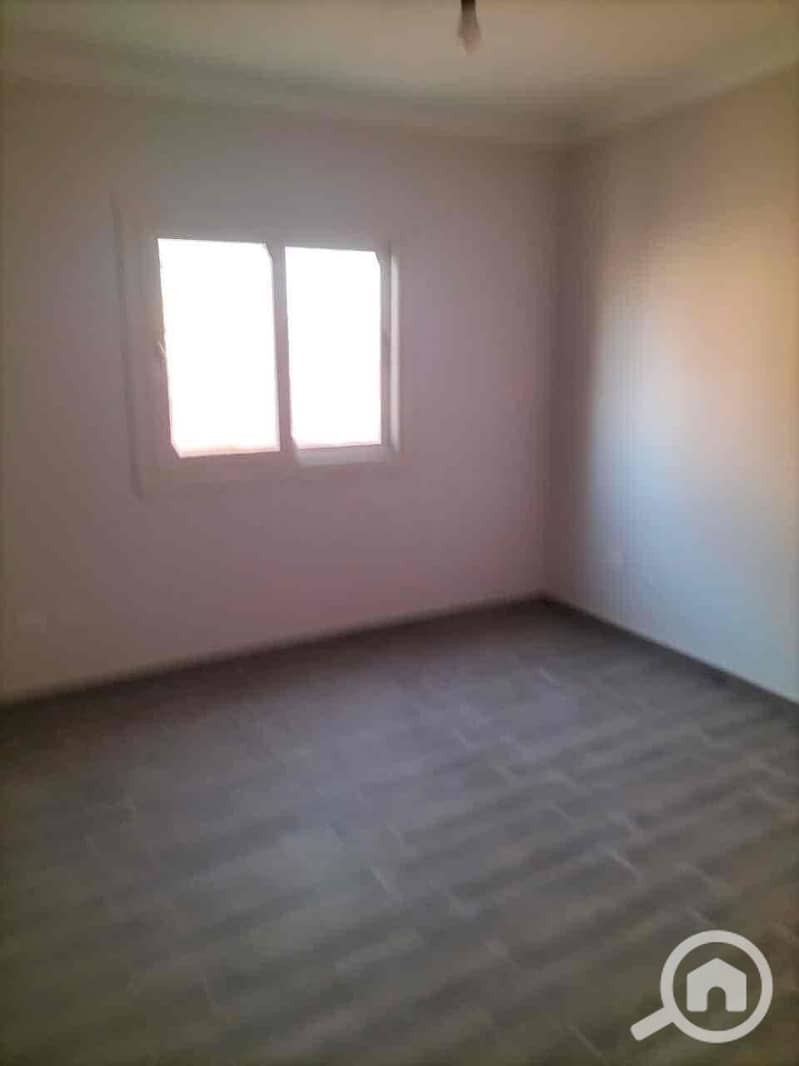 5 d904ed43-a688-49e2-943d-eb85a16003a4. jpg