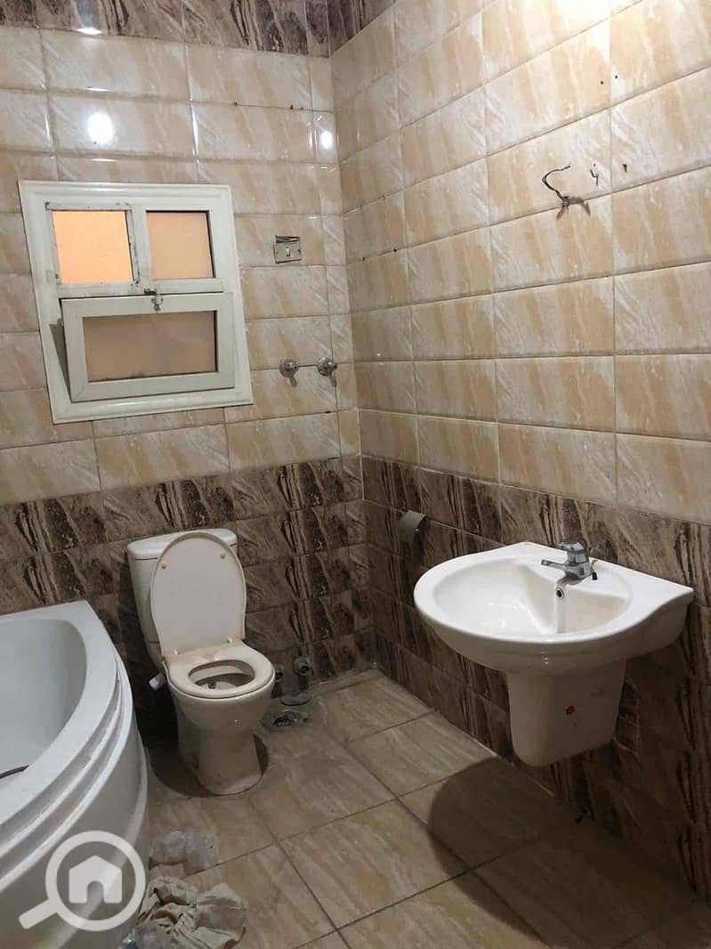 8 b8939ca9-274e-4565-b9b1-0cd917b4660f. jpg