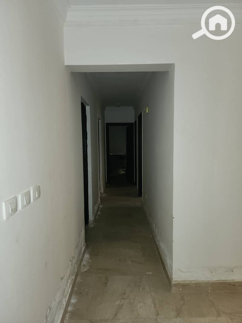 5 86e9ad5d-cc2d-486f-bd18-e016bf2e6f17. jpeg