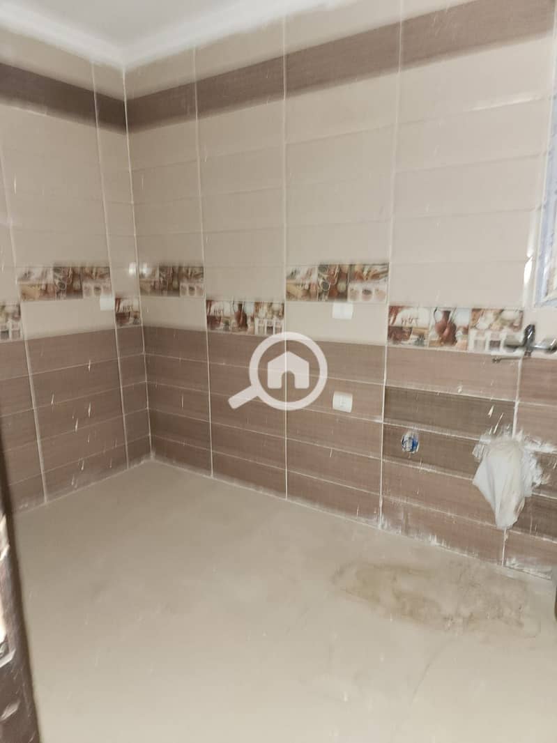 9 37540fb6-7a5a-48af-af6e-43cd8c2cf4a9. jpeg