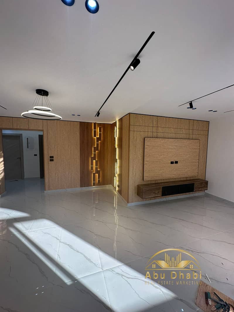 4 e13d49be-ce3a-4ee1-85c2-5f87a53a4656. jpg