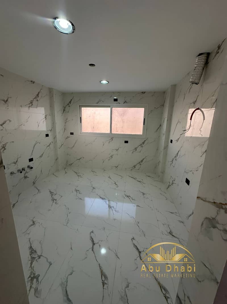 6 d73bbf4d-05ab-42ee-93bd-2e859bd5a7f2. jpg