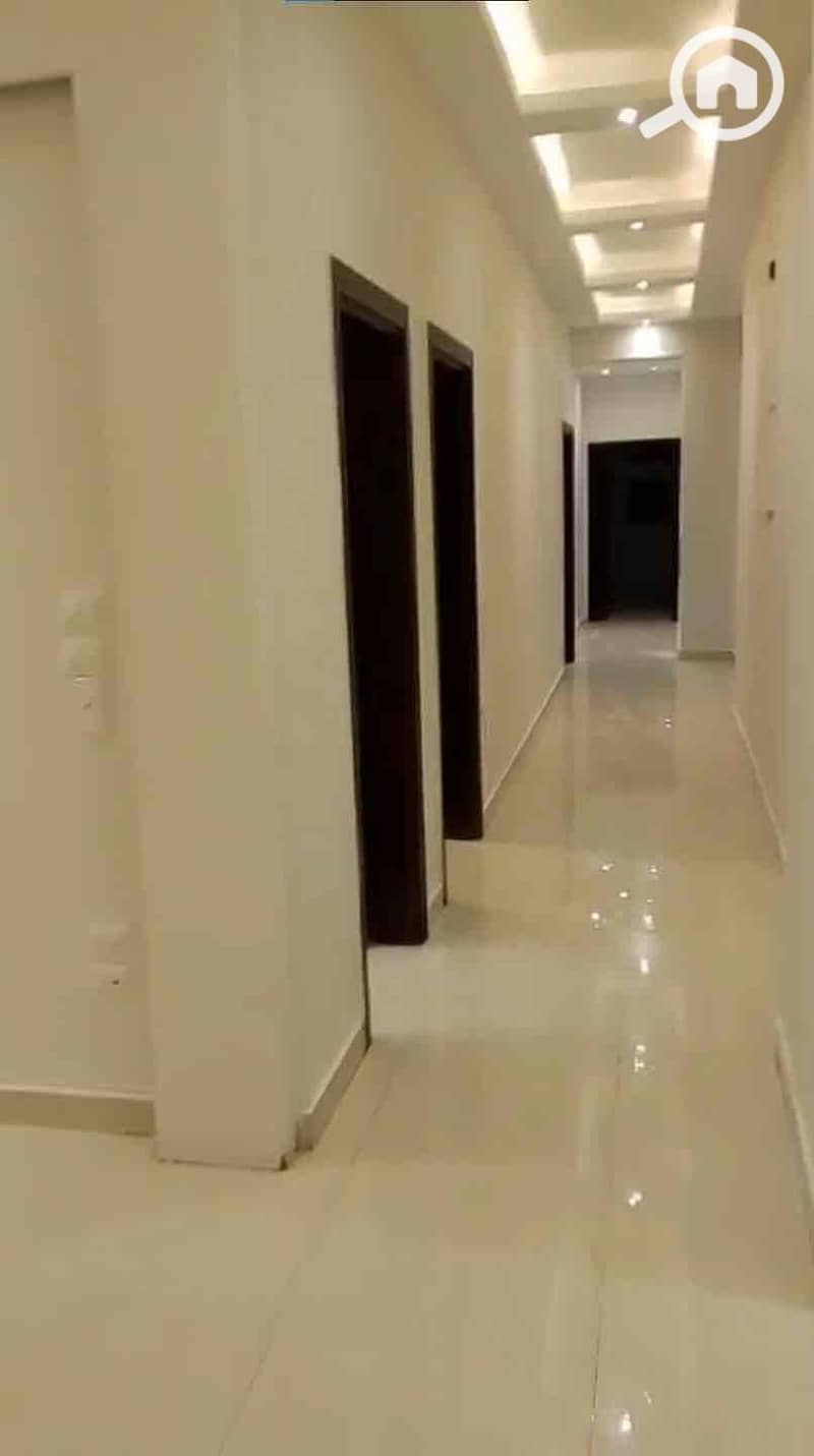 4 962716c4-7613-4007-bf77-9558e5268ed8. jpg