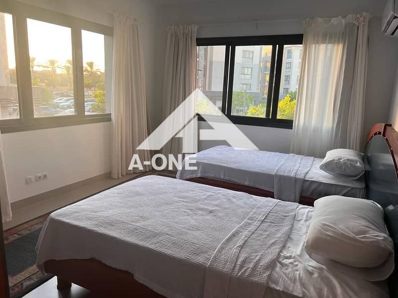 4 879593d4-2d36-48f8-9924-c282d890ca42. jpg