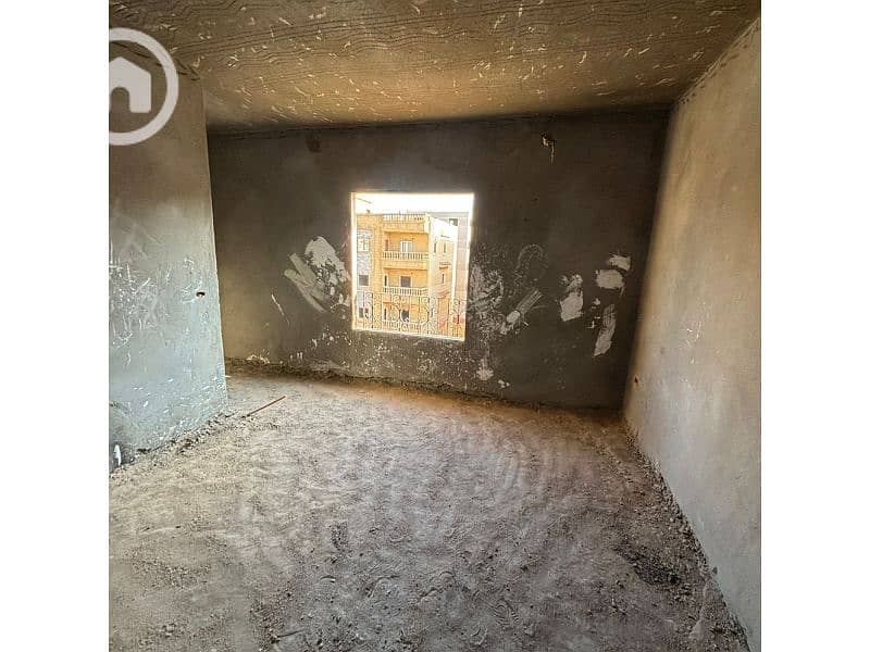 8 غرفة نصف تشطيب (2). jpg