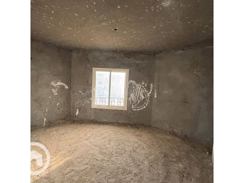 9 غرفة نصف تشطيب. jpg