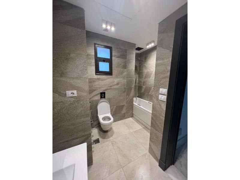 4 85a7767a-9fa1-4d3b-b181-2ac56ecac030. jpg