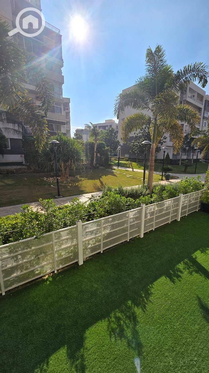 12 933554a1-16b9-45a9-bb37-68f4890b4fe0. jpg