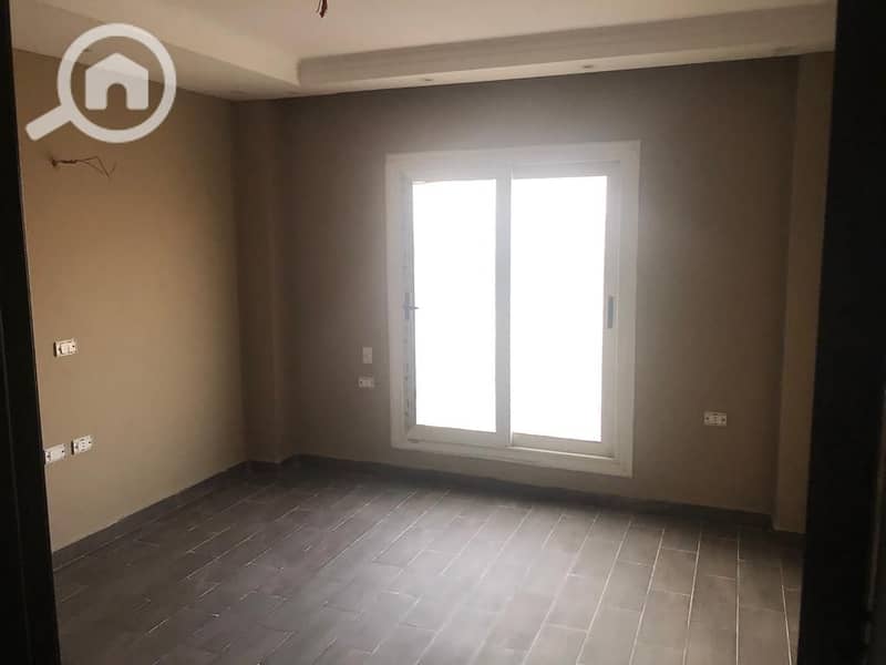 4 04d62fbf-82bd-4c25-9569-7ea0e828d0f9. jpg