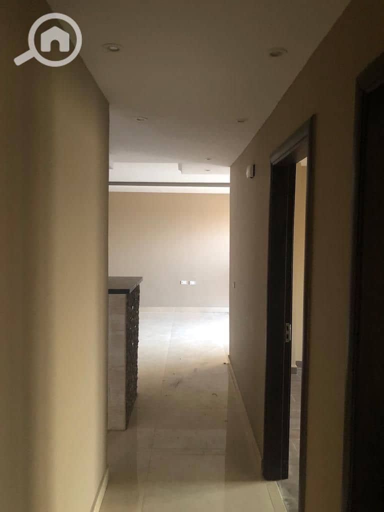 9 b422df6d-0f8e-43db-ad48-0430241cbdff. jpg