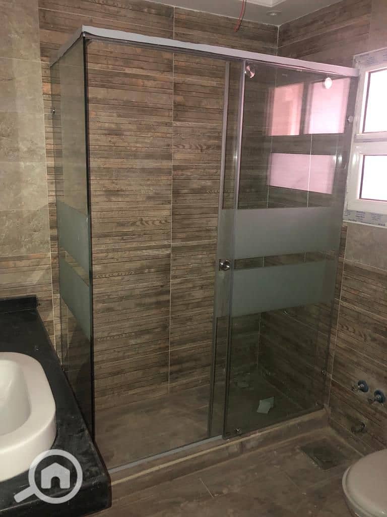 10 c2d74c0b-b2be-4041-9e81-f0570a92ce93. jpg