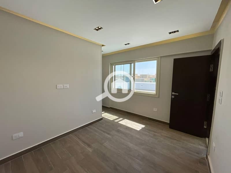 2 2b31f899-942f-42a1-86c1-0e9f2e1354e7. jpg