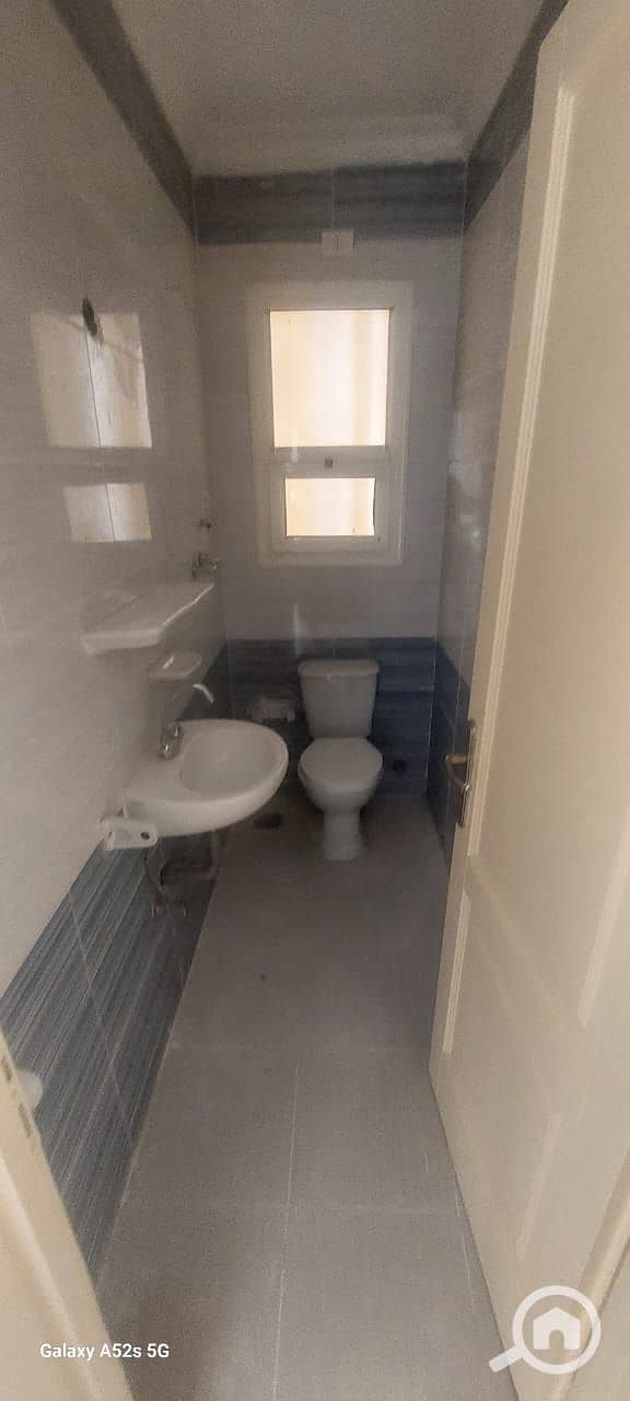 2 5ee8b735-bdc2-40d3-b122-074b29ac7f6c. jpg