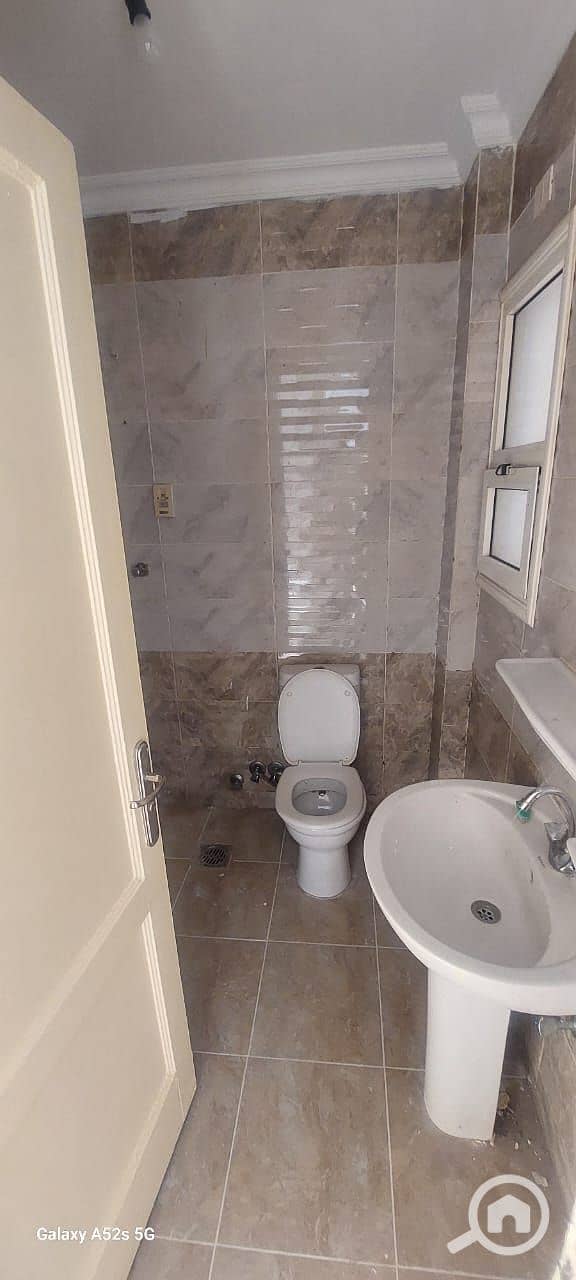 12 ff3d1a84-eb83-45a6-b815-8f3656935ac7. jpg