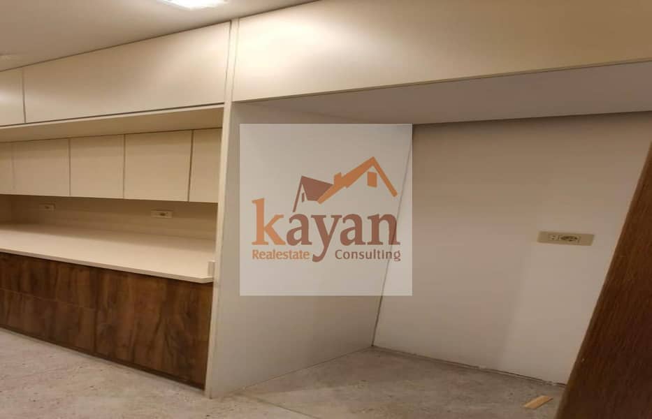 4 85c3c91f-cf7d-4c39-ac14-4a218608b684. jpg