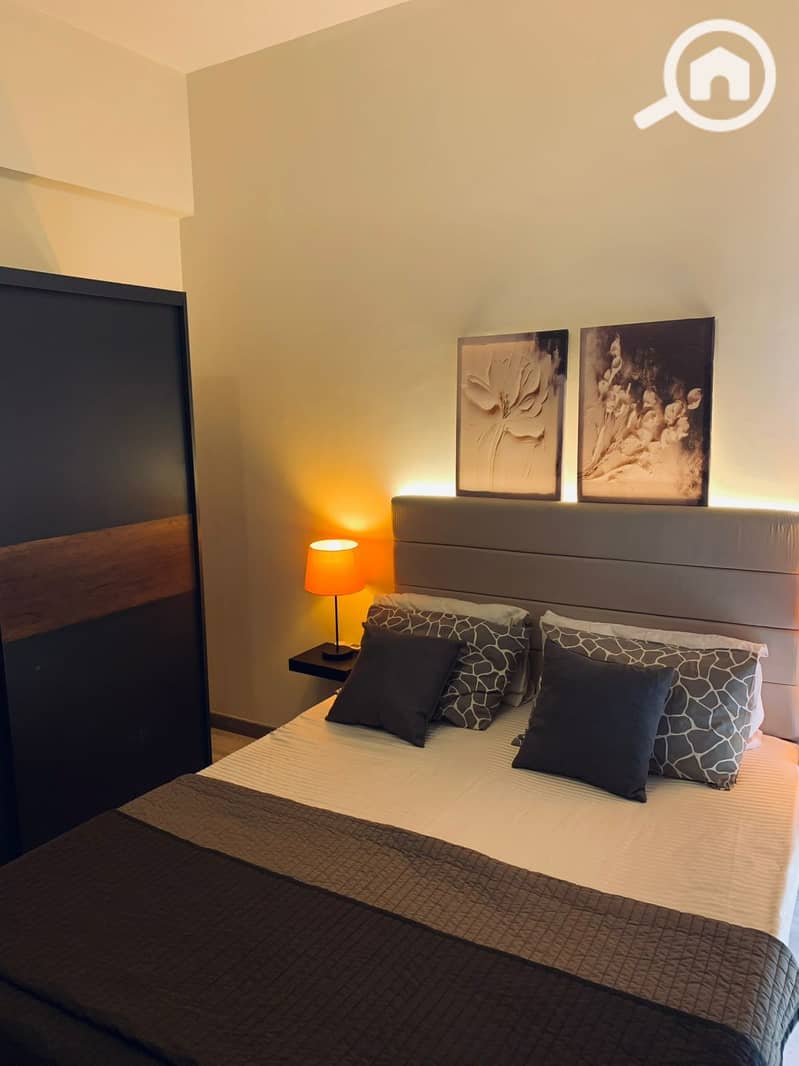 10 e970d975-b7bb-41bd-a1e6-6a477c010cc8. jpeg