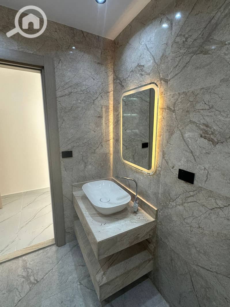 9 33741b8e-e041-4fc8-9b2b-22d6857c3bcb. jpg