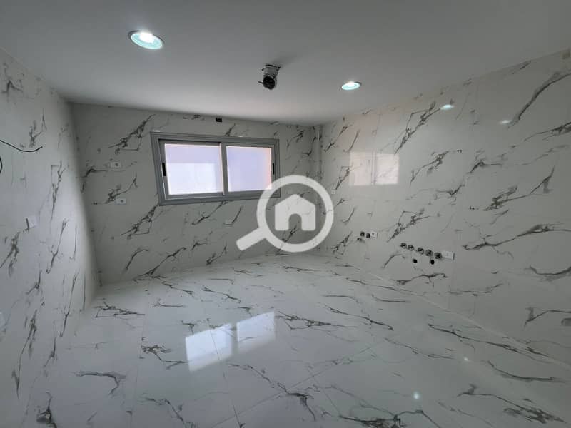 4 7fb250a9-4d7d-46ce-a49b-f528d774441b. jpg