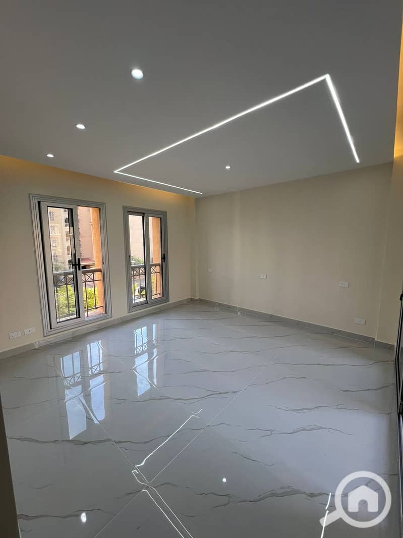 18 f0feed8f-1546-40c5-bcd4-2540bb0ab25a. jpg