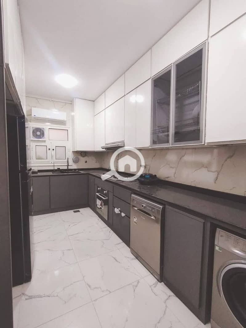 11 605537838_897395072823755_8406143204950560758_n. jpg