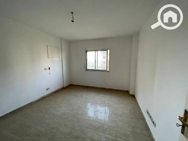 4 c57300ad-f4d0-4f47-8c39-6dbed9e6641f. jpg