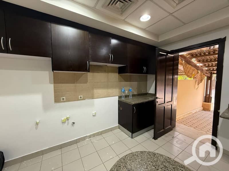 7 65210d15-391f-43b2-a579-0a6d2b63f215. jpg