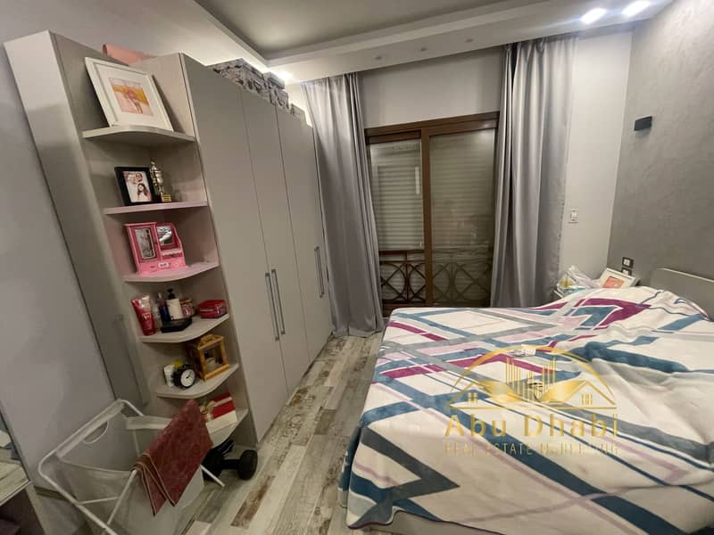 8 e274c23f-c412-4ef5-b6e9-be152772d3e0. jpg