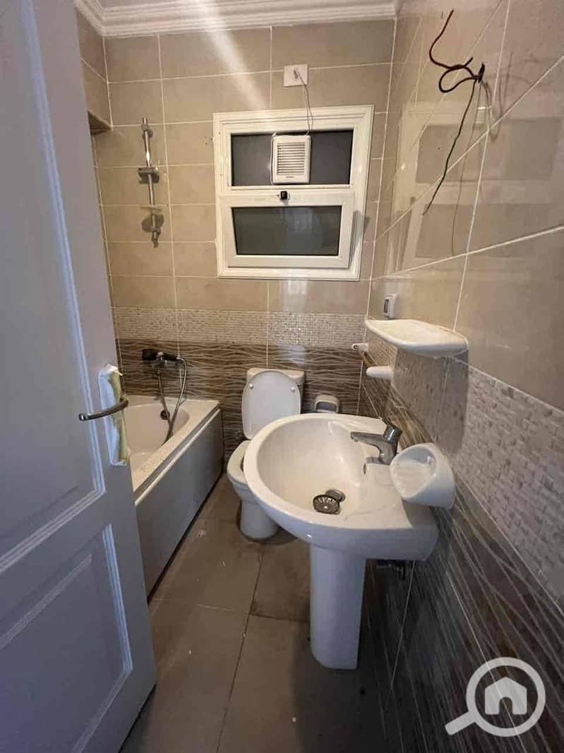 8 428d1259-3d44-4358-8d7e-213b0a2598f5. jpg