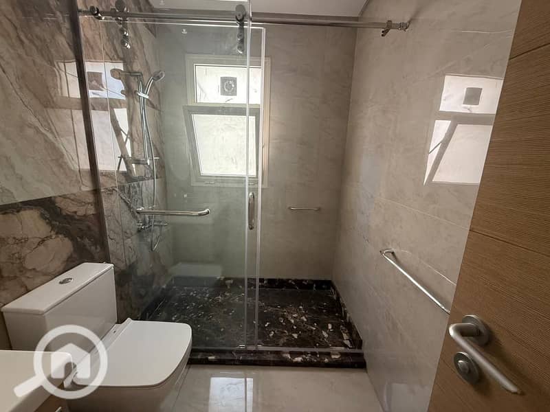 5 badad696-5dee-4d1d-8dfb-746726796d1b. jpg