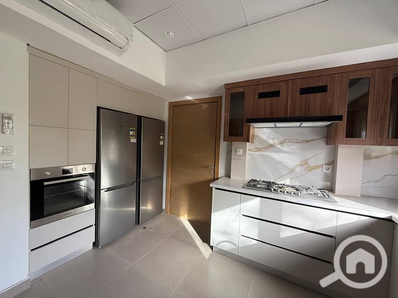 6 bd02998f-3db7-44df-885b-66525d39db21. jpg