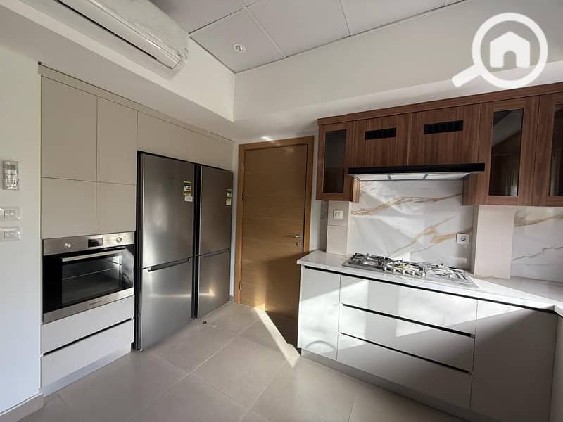 6 bd02998f-3db7-44df-885b-66525d39db21. jpg