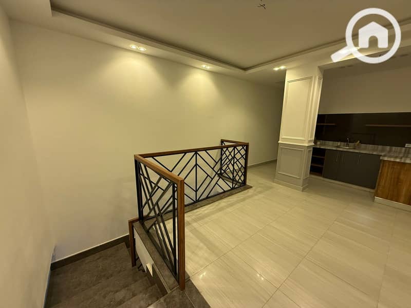 8 WhatsApp Image 2025-12-17 at 16.25. 13 (2). jpeg