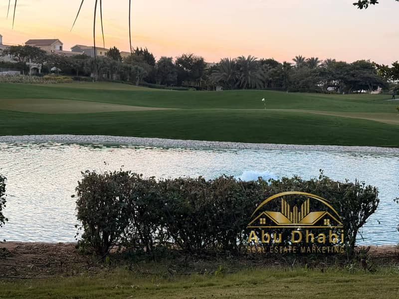 3 55437a74-e408-4ac9-83f0-f7aa5aeeecbe. jpg